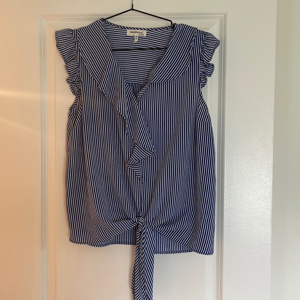 Cute Blue and white Top